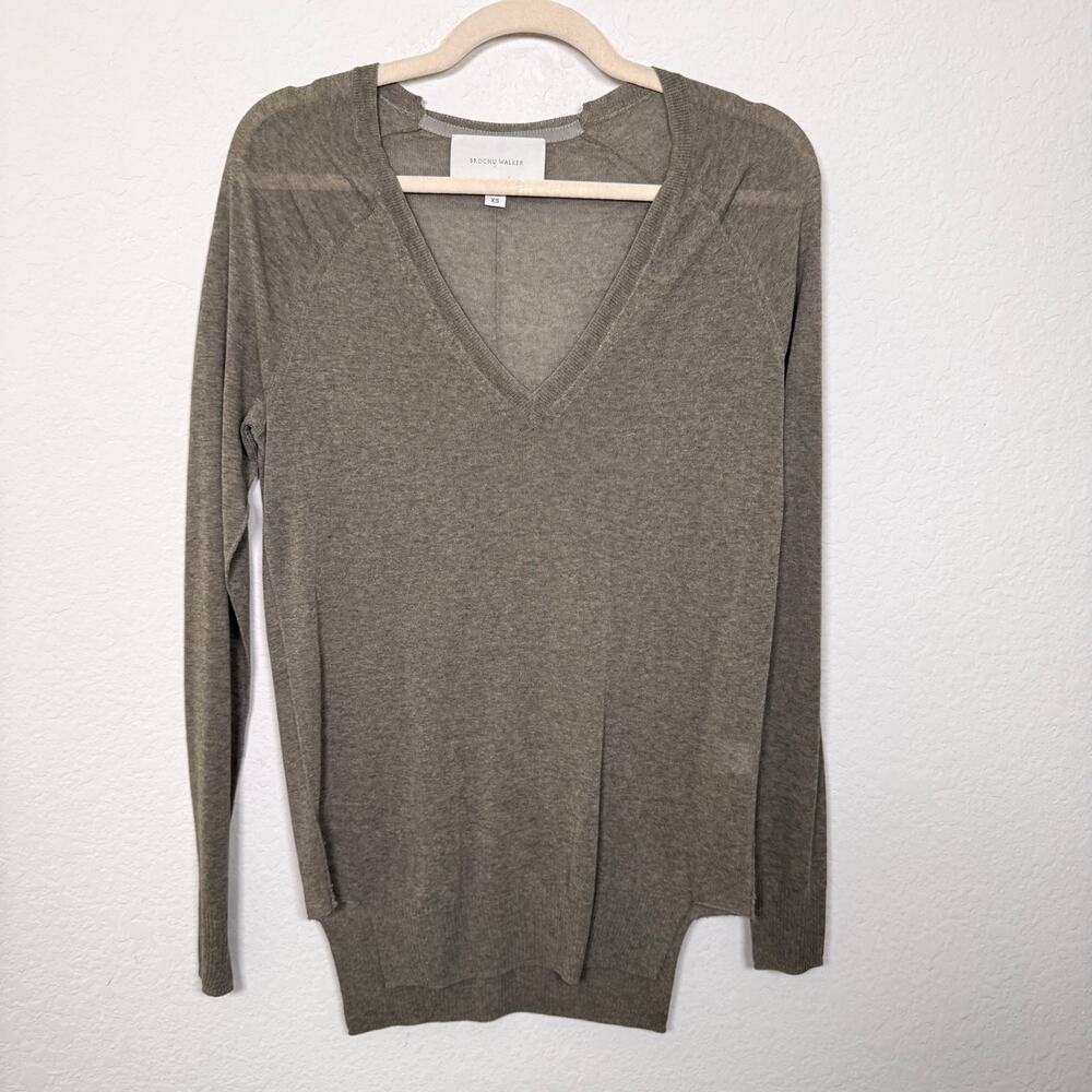Brochu Walker Womens Lightweight V Neck Sweater Size XS Minimal Neutral Brown